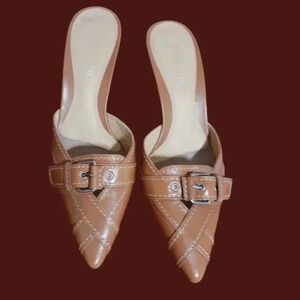 Unisa toe open back pump short kitten heels camel color size 5.5